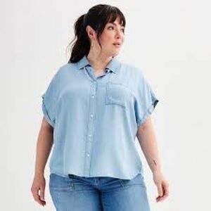 Women's Light Blue Button-Up Top